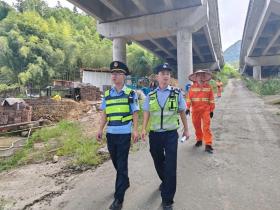 龙岩：强化路域环境整治，筑牢公路安全防线  